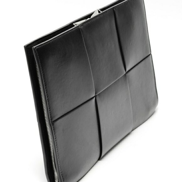 BOTTEGA VENETA Black Leather Intrecciato Clutch Bag - Picture 2 of 6